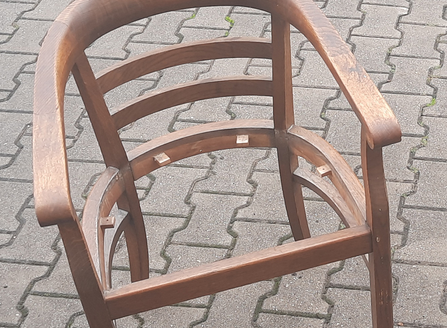 Stuhl, vor der Arbeit Stuhl, vor der Arbeit